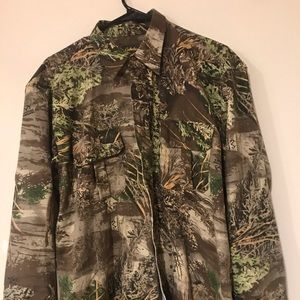 Cabelas camo long sleeve